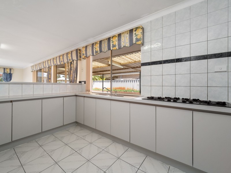 14 Aussat Dr, Eden Hill WA 6054