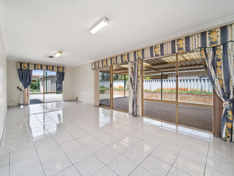 14 Aussat Dr, Eden Hill WA 6054