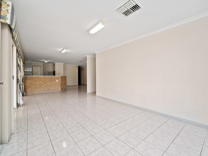 14 Aussat Dr, Eden Hill WA 6054