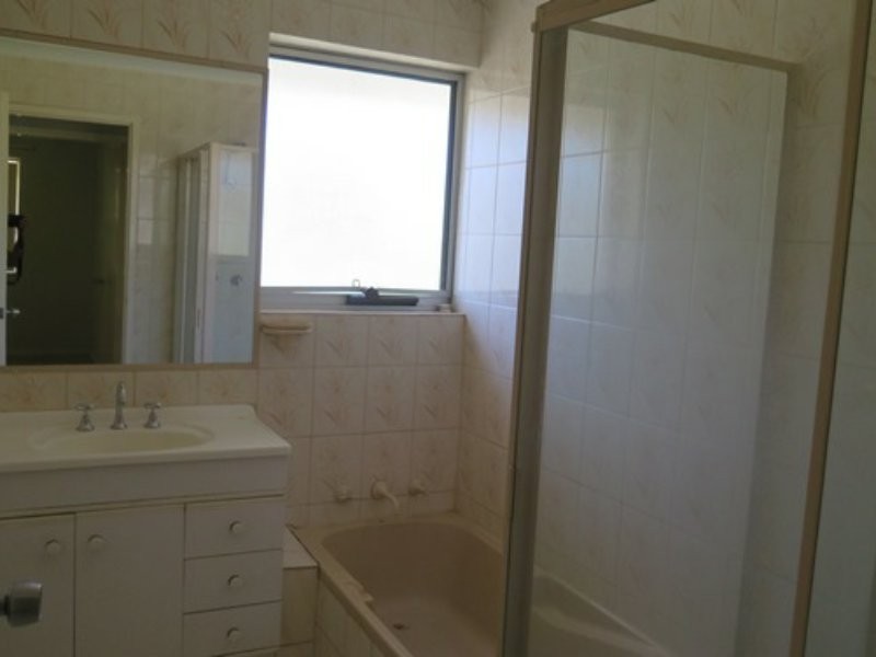 4 Gibb Crescent, Westminster WA 6061