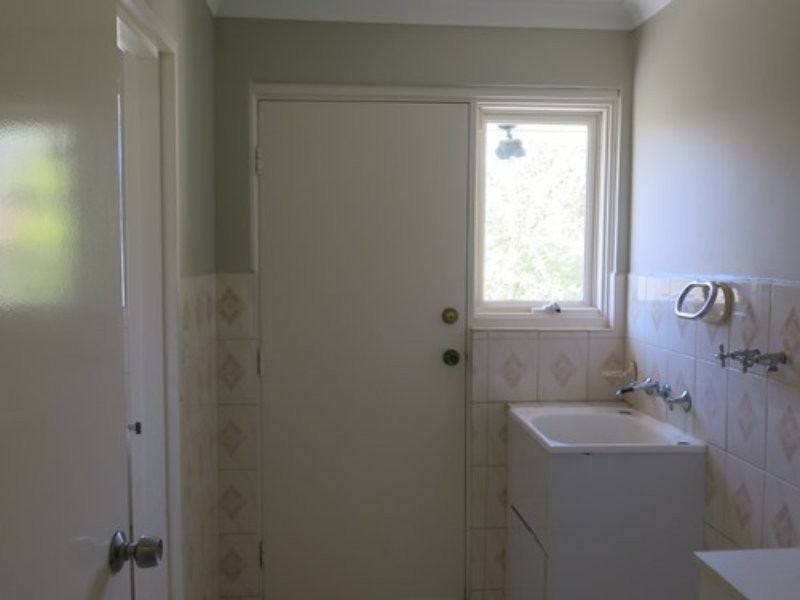 4 Gibb Crescent, Westminster WA 6061