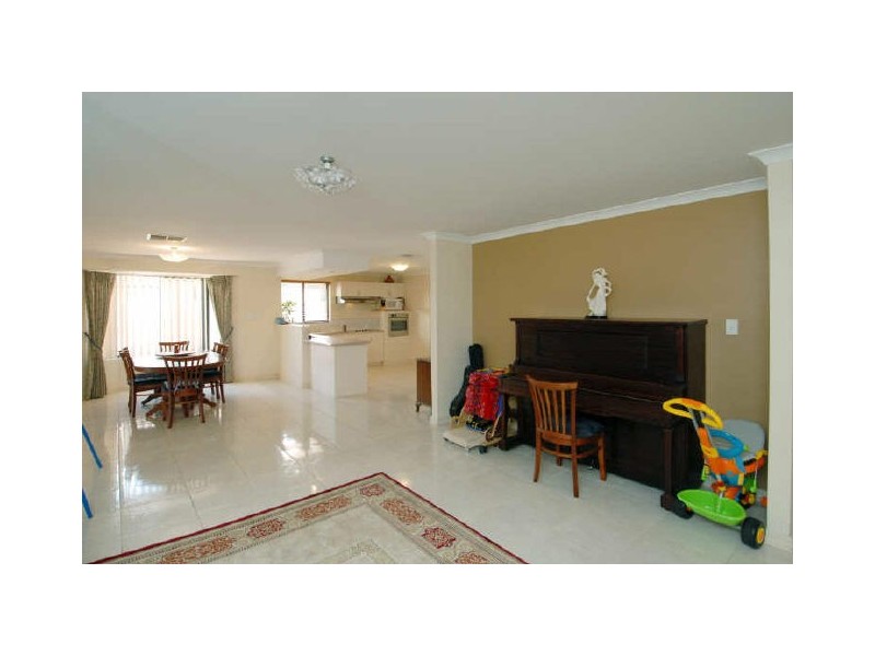 30 Fairywren Drive, Beechboro WA 6063