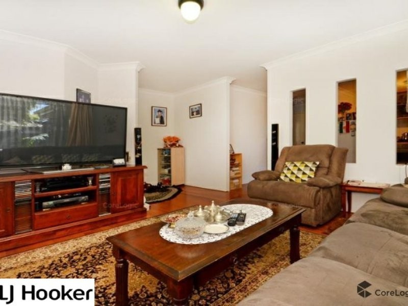 1 Varina Court, Alexander Heights WA 6064