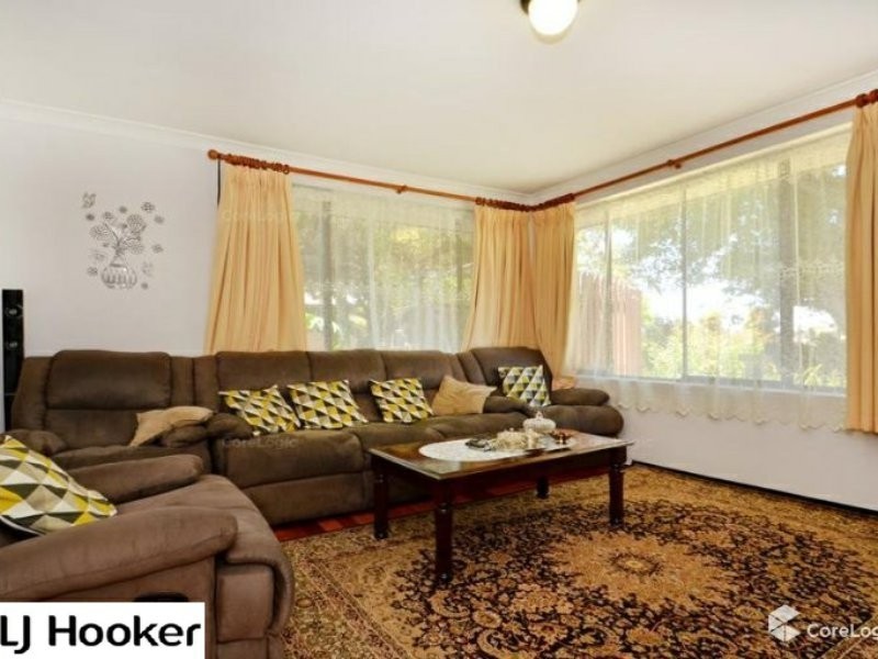 1 Varina Court, Alexander Heights WA 6064