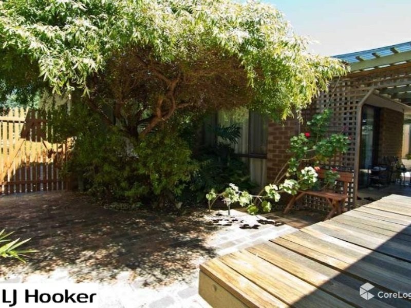 1 Varina Court, Alexander Heights WA 6064