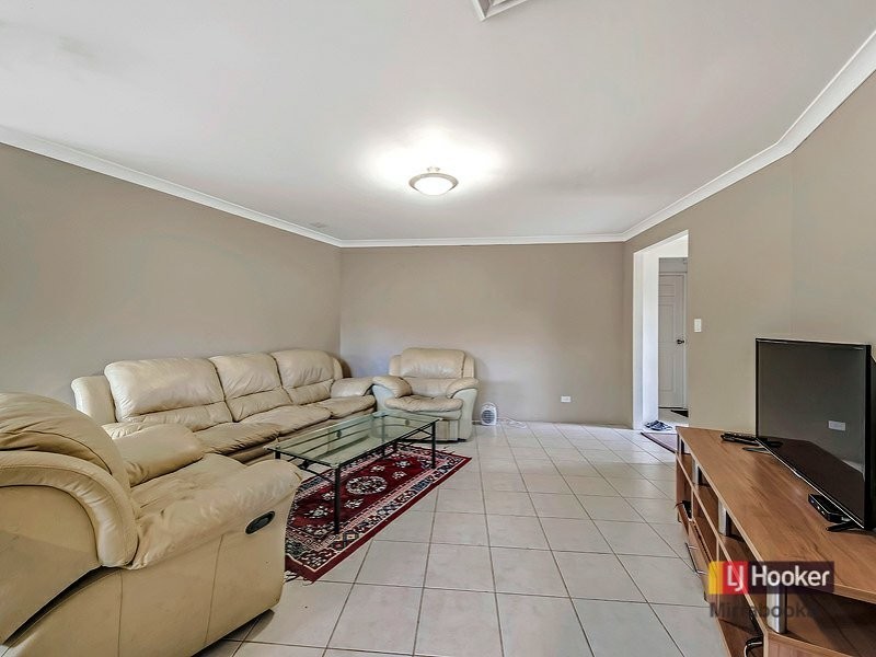 32 Gibb Crescent, Westminster WA 6061