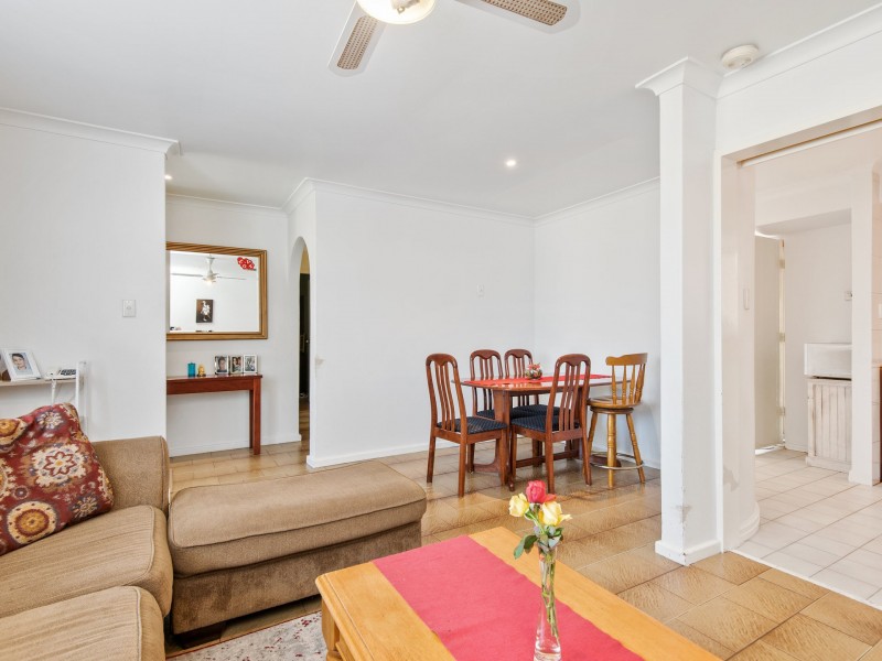 25 Morgan Way, Girrawheen WA 6064