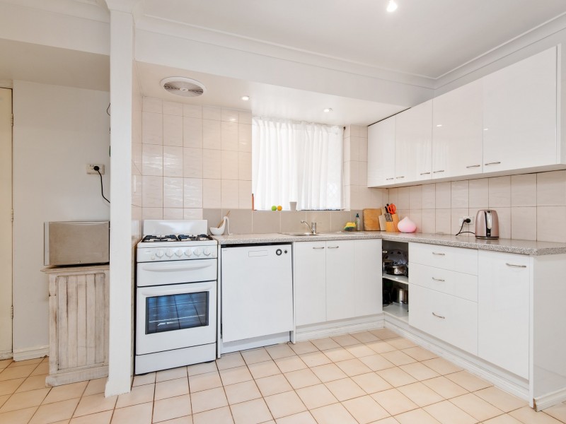 25 Morgan Way, Girrawheen WA 6064