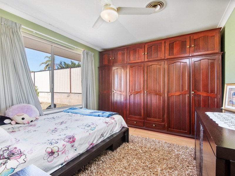 25 Morgan Way, Girrawheen WA 6064
