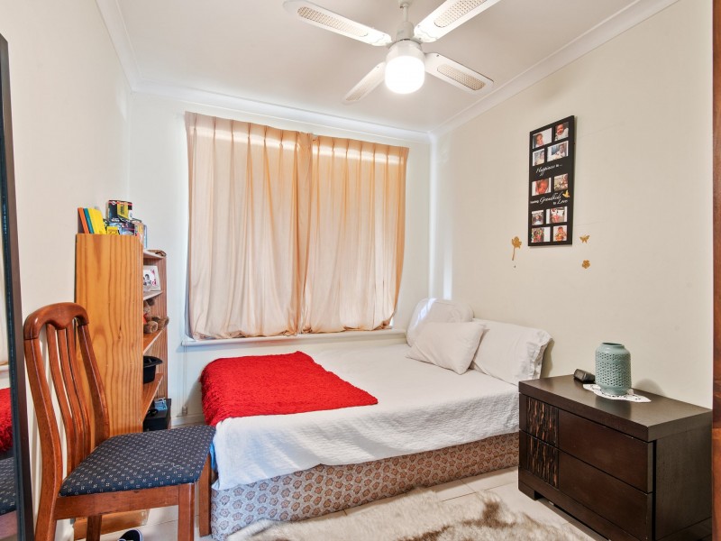 25 Morgan Way, Girrawheen WA 6064