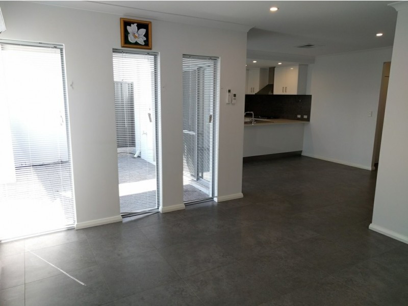 25B Curlington Crescent, Balga WA 6061