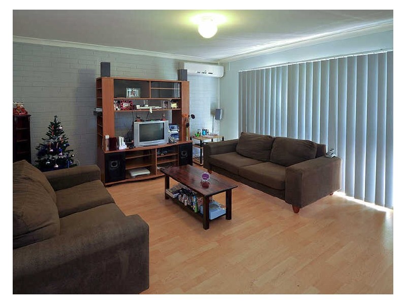 A/4 Hatfield Way, Girrawheen WA 6064