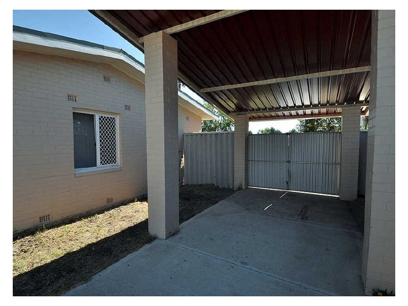 A/4 Hatfield Way, Girrawheen WA 6064