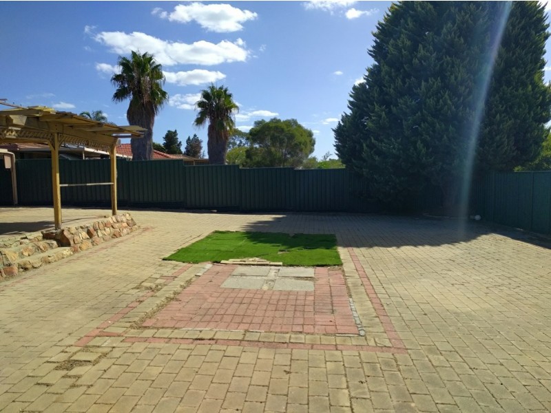 25 Lambourne Retreat, Mirrabooka WA 6061