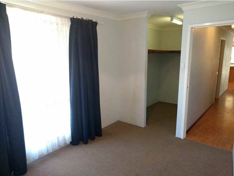 14 Sherwood Place, Alexander Heights WA 6064