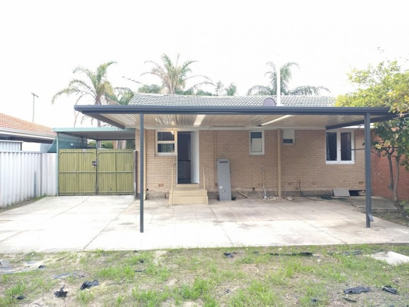 15A Buntine Way, Girrawheen WA 6064