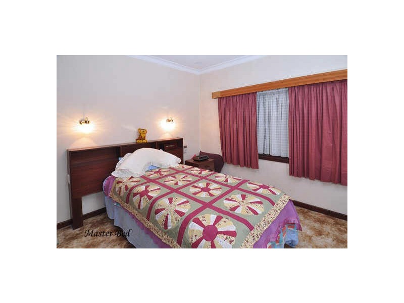 4 Burnett Street, Embleton WA 6062