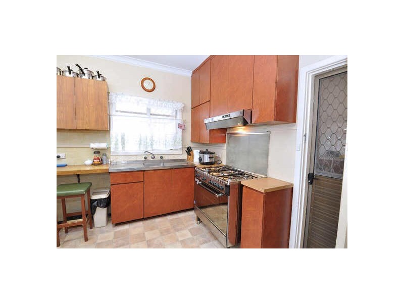 4 Burnett Street, Embleton WA 6062