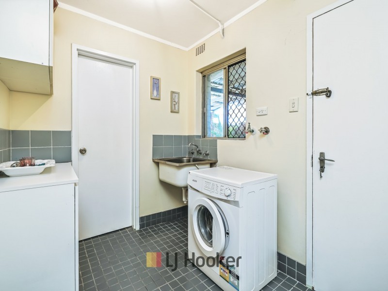 4 Hainsworth Avenue, Girrawheen WA 6064