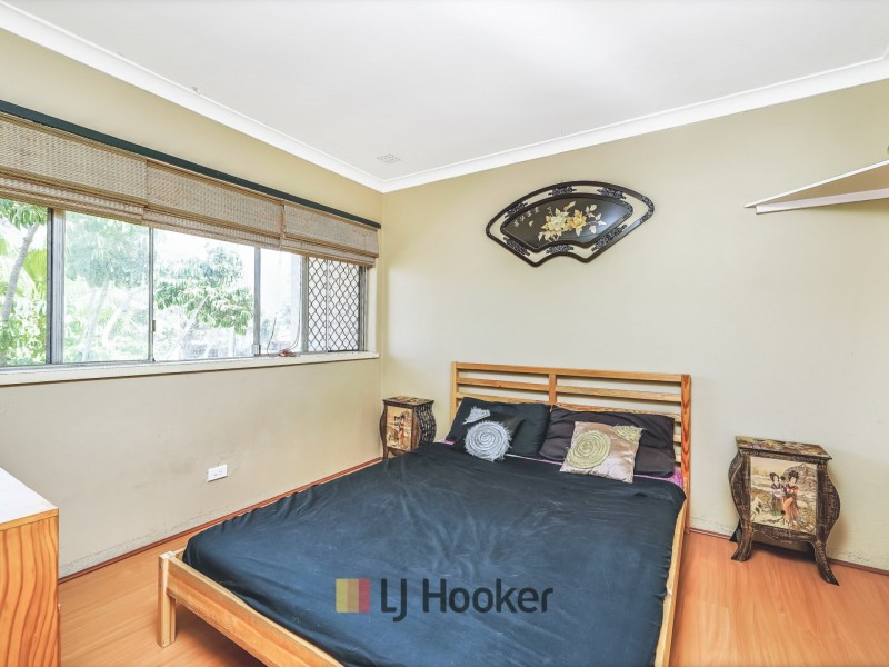 4 Hainsworth Avenue, Girrawheen WA 6064