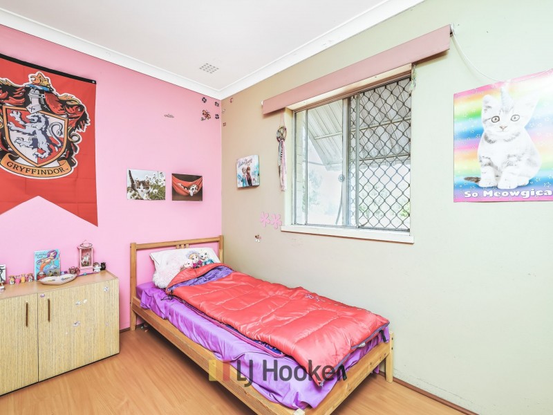 4 Hainsworth Avenue, Girrawheen WA 6064