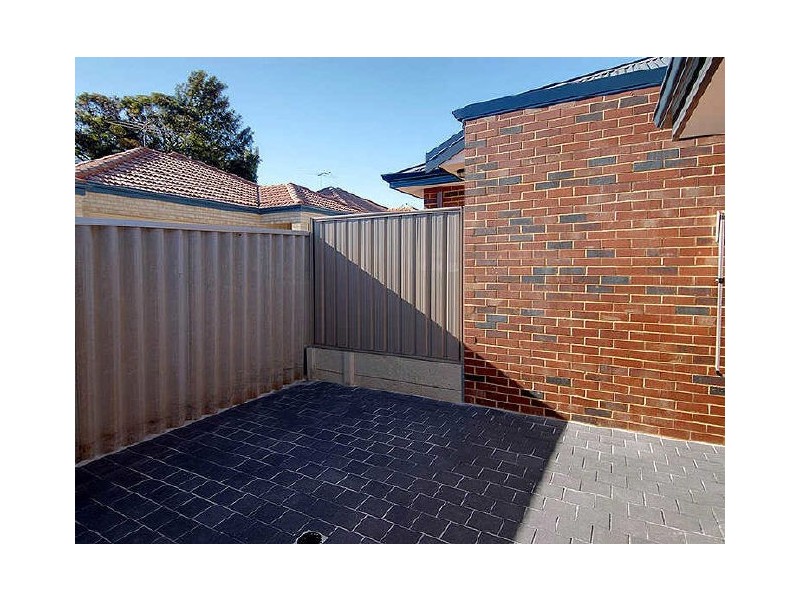 2/17 Loughton Way, Balga WA 6061