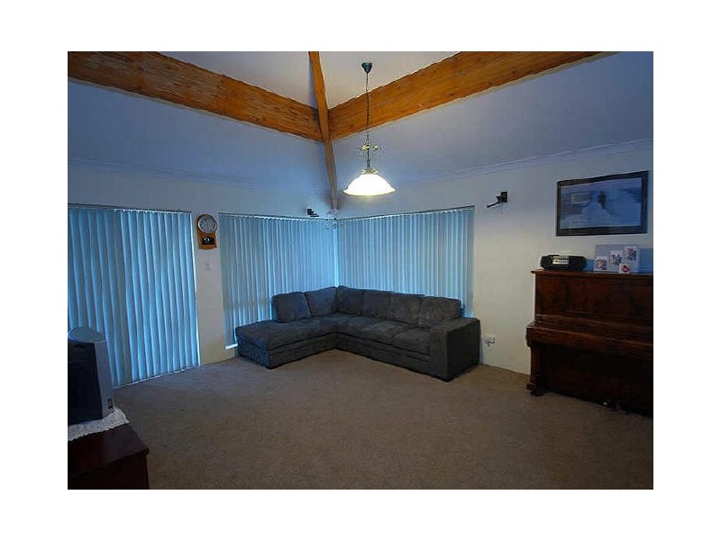 20 Greenwood Retreat, Alexander Heights WA 6064