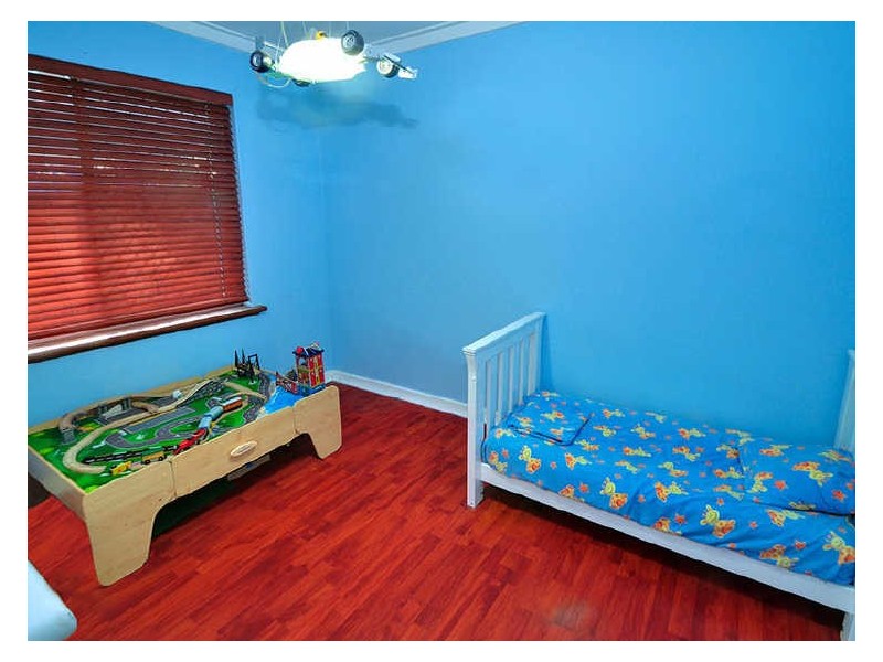 8 Woodall Street, Dianella WA 6059