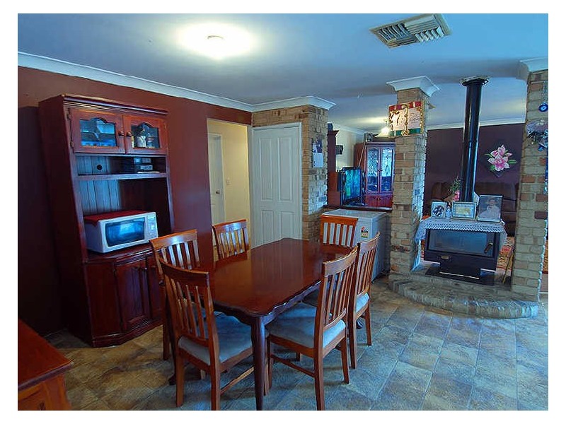 65 The Avenue, Alexander Heights WA 6064