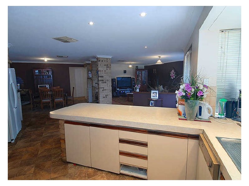 65 The Avenue, Alexander Heights WA 6064