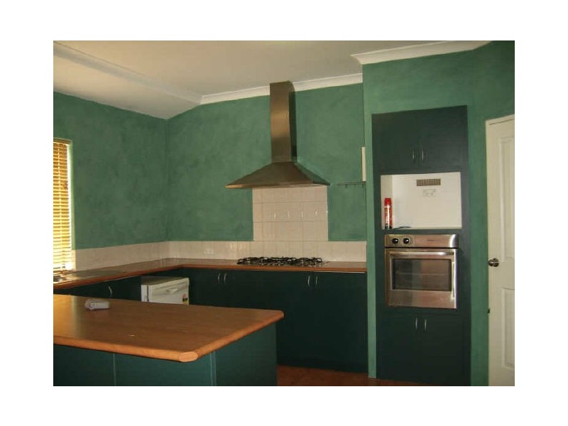 16 Raeburn Crescent, Landsdale WA 6065