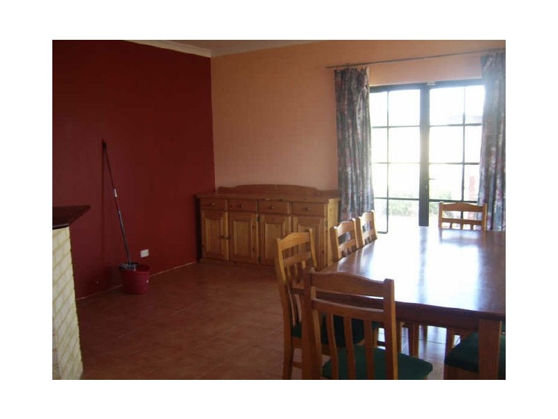 16 Raeburn Crescent, Landsdale WA 6065