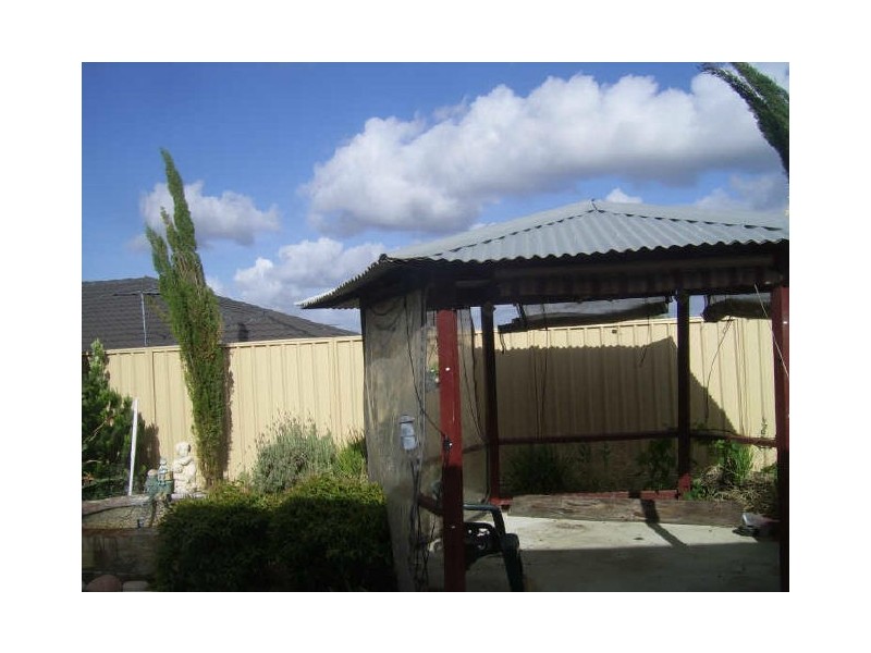 16 Raeburn Crescent, Landsdale WA 6065