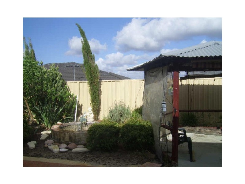 16 Raeburn Crescent, Landsdale WA 6065