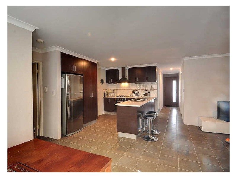 B/18 Rotherfield Road, Westminster WA 6061