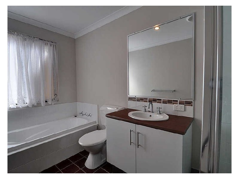 B/18 Rotherfield Road, Westminster WA 6061