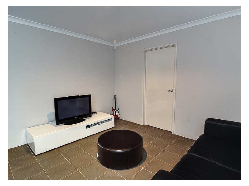 B/18 Rotherfield Road, Westminster WA 6061