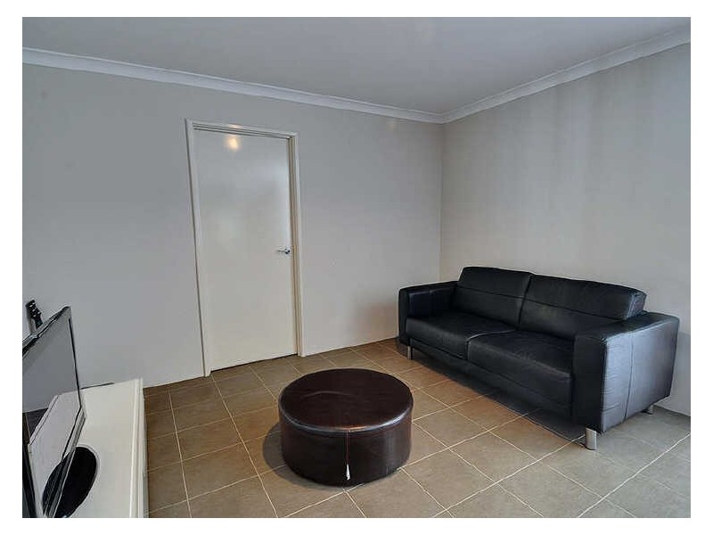 B/18 Rotherfield Road, Westminster WA 6061