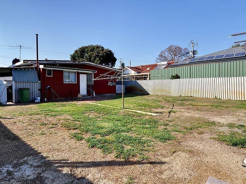 24 Priestly Street, Embleton WA 6062