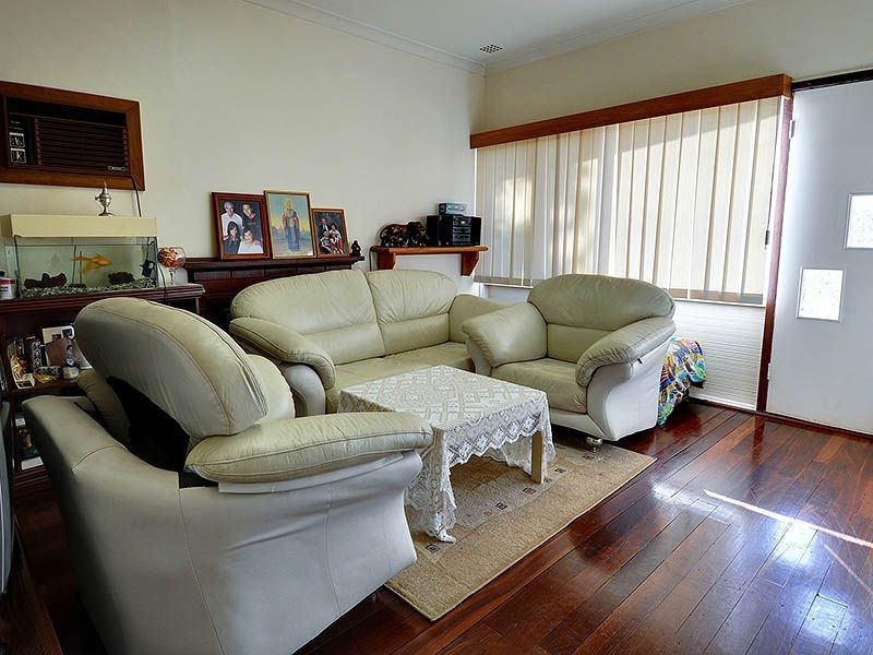 24 Priestly Street, Embleton WA 6062