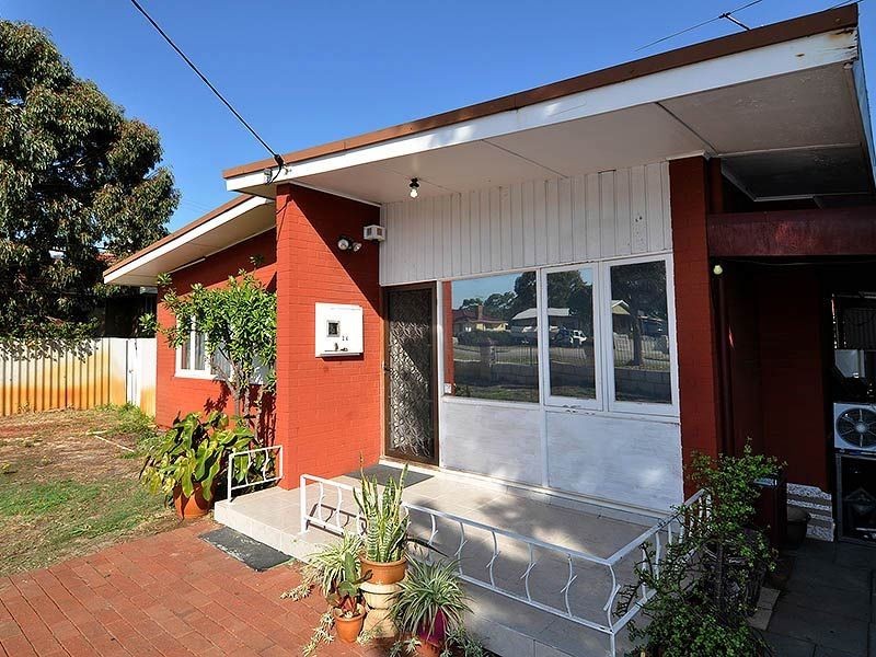 24 Priestly Street, Embleton WA 6062