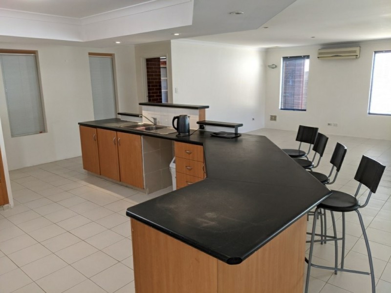 52 Kirkstall Drive, Hocking WA 6065