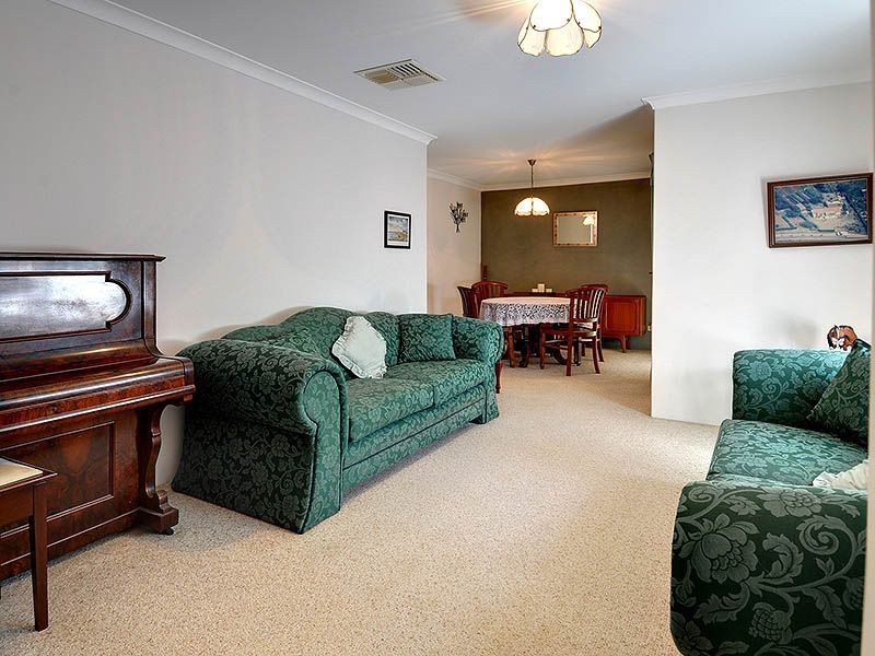 44 Greenfields Circle, Hocking WA 6065