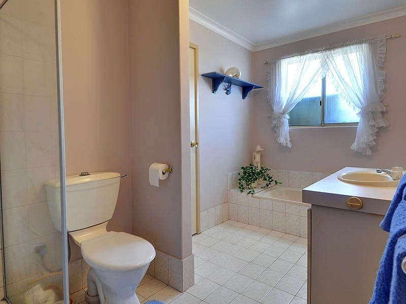 44 Greenfields Circle, Hocking WA 6065