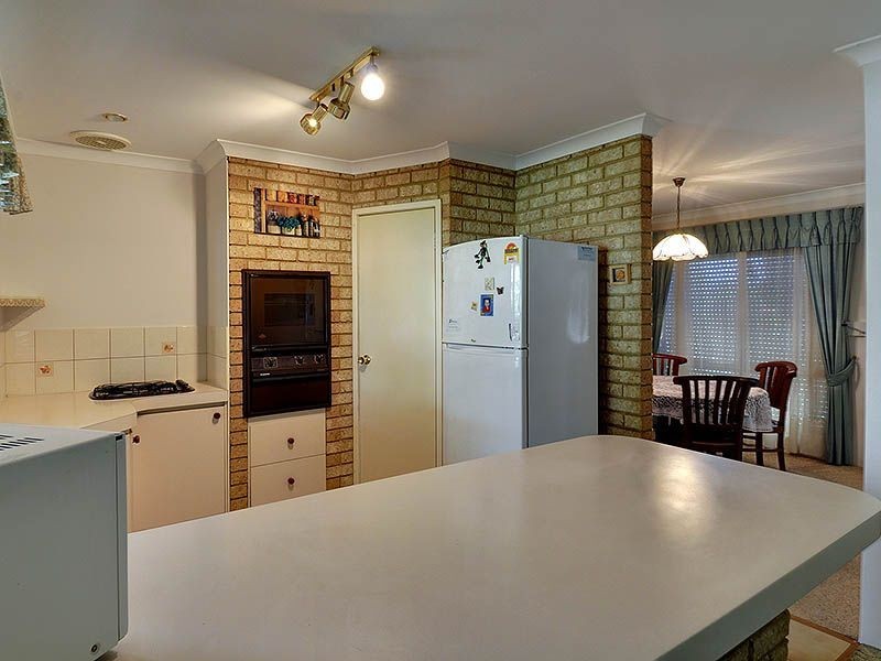 44 Greenfields Circle, Hocking WA 6065