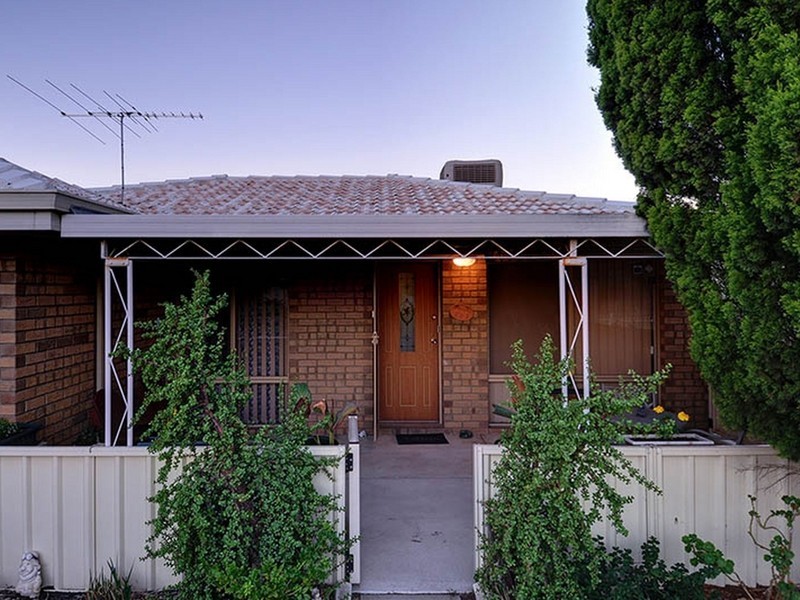 4 Panton Court, Middle Swan WA 6056