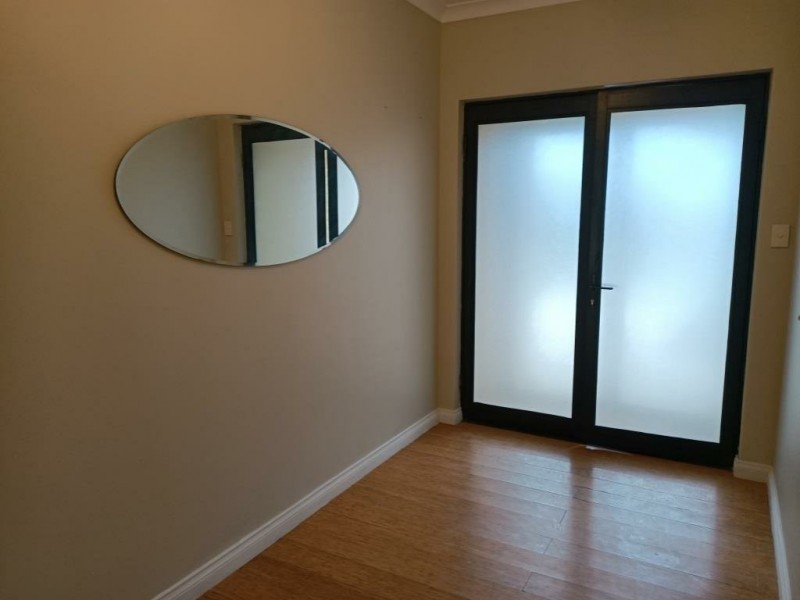 61 Crosthwait Circle, Tapping WA 6065