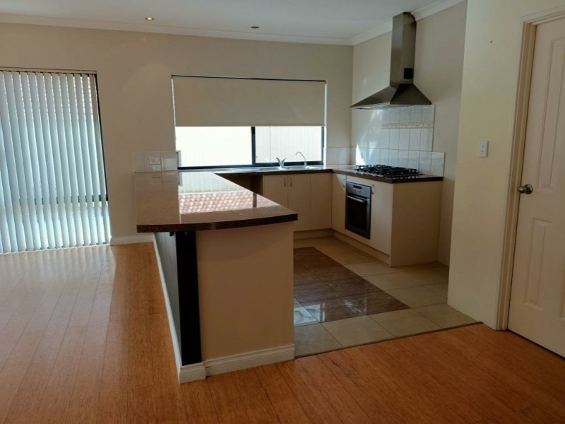 61 Crosthwait Circle, Tapping WA 6065