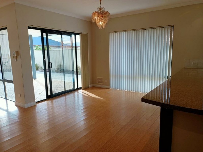 61 Crosthwait Circle, Tapping WA 6065