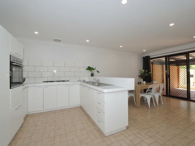 14 Juniper Place, Ballajura WA 6066